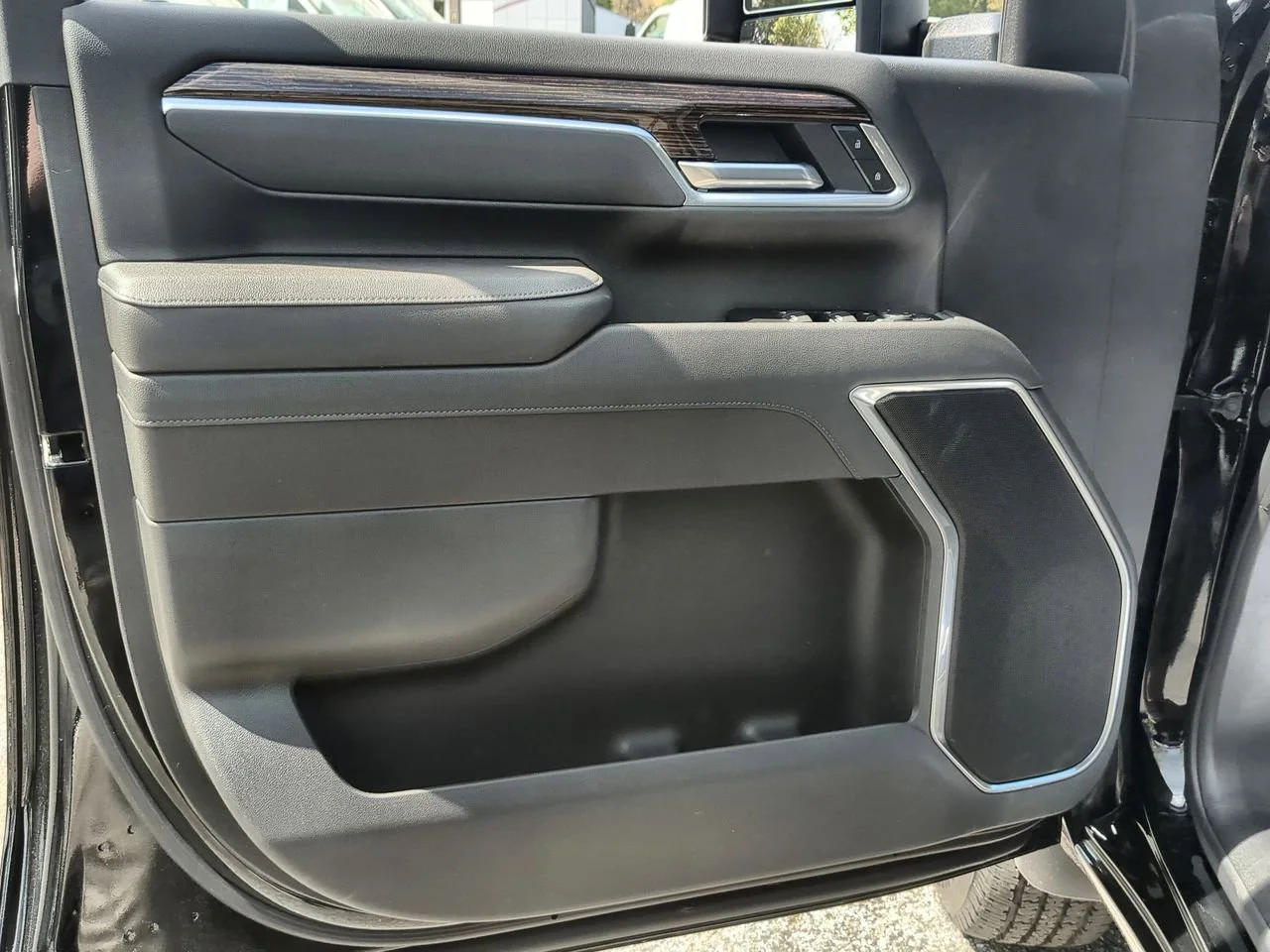 New 2026 Onyx Black GMC SLE image 22