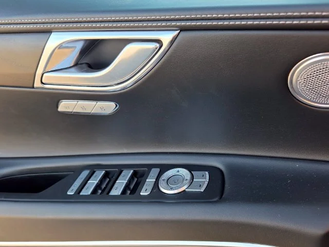 Used 2024 Silver Genesis 2.5T image 34