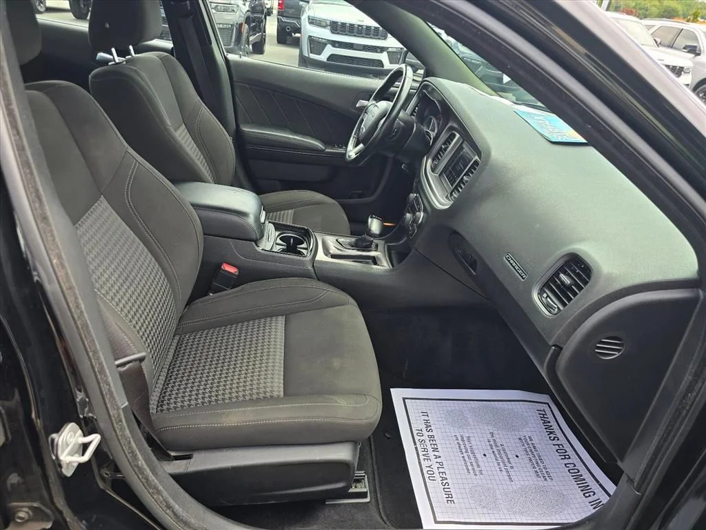 Used 2022 Black Dodge SXT image 14