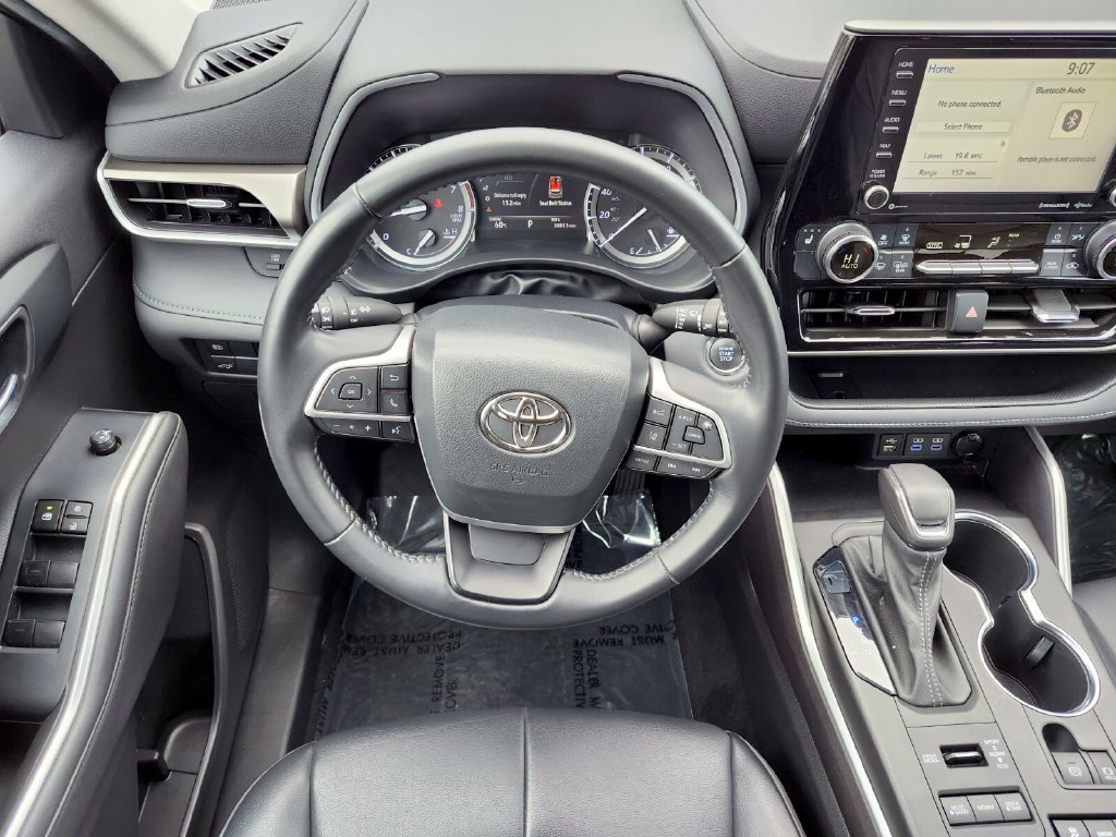 Used 2022 Gray Toyota XLE image 14