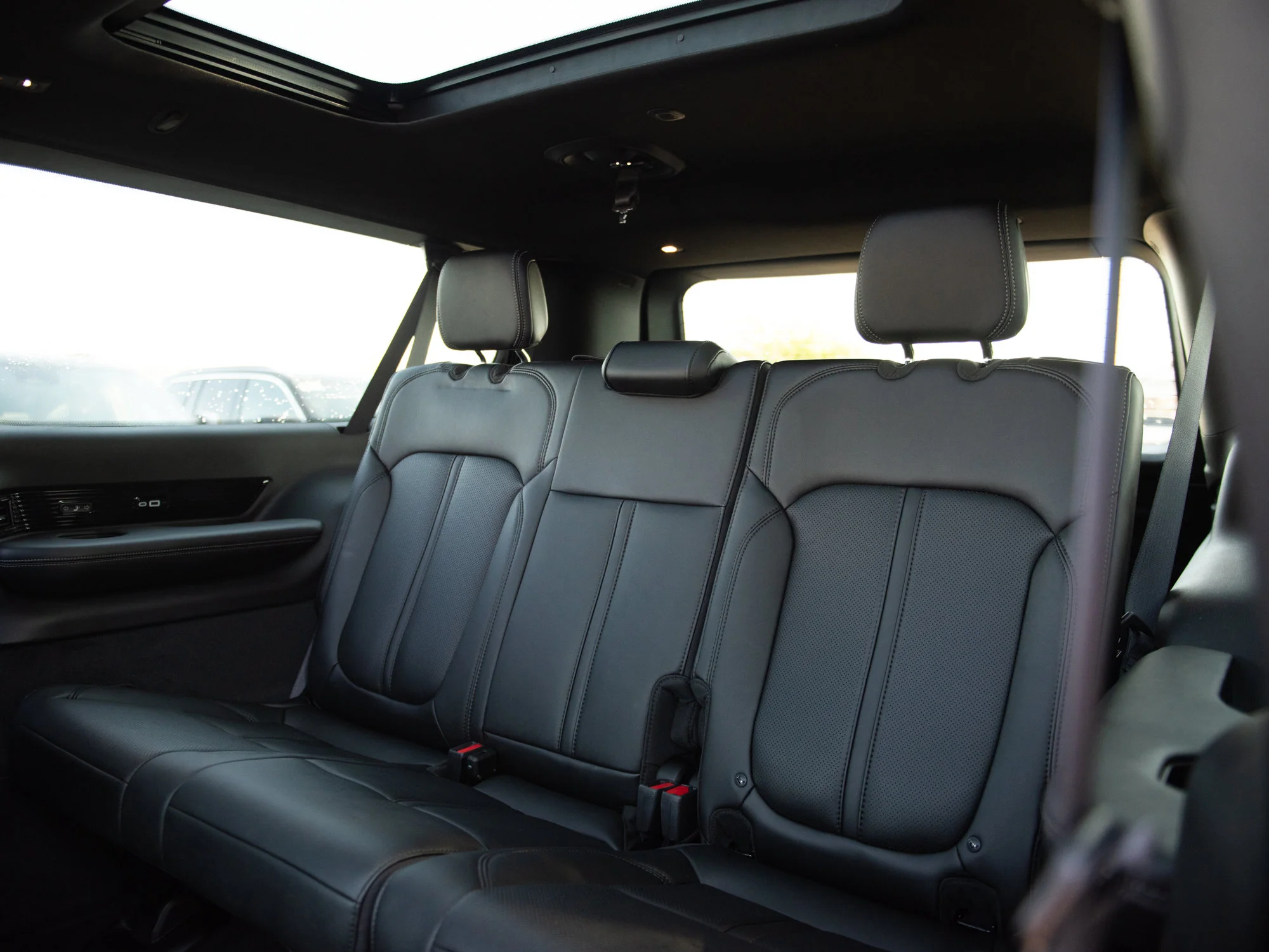 New 2026 White Jeep Summit Obsidian* image 27