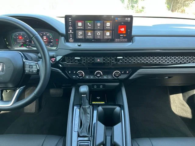 2023 Honda Accord Hybrid Touring - Photo 19
