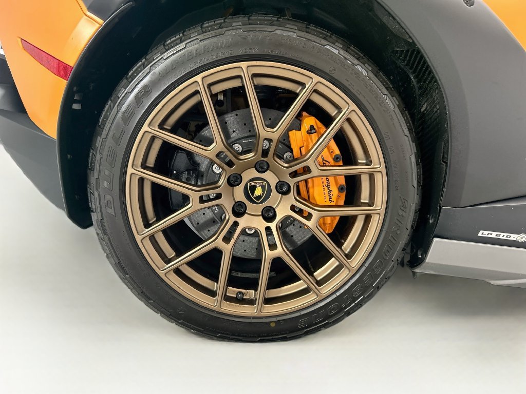 Used 2023 Orange Lamborghini  image 28