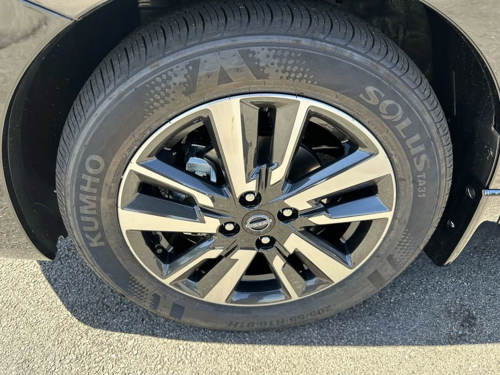 2025 Nissan Versa Sedan SV - Photo 9