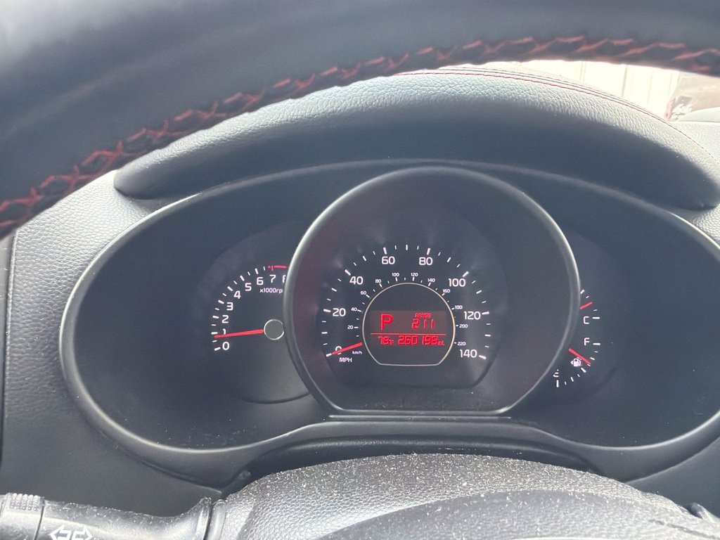 Used 2016 White Kia Plus image 10