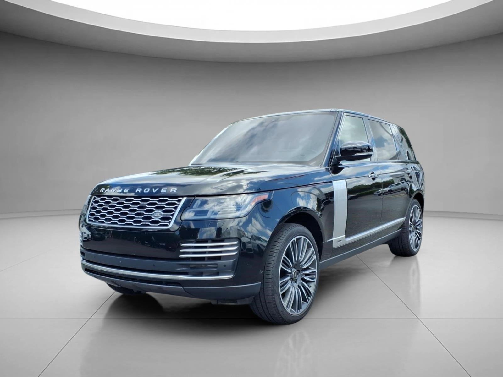 Used 2020 Santorini Black Metallic Land Rover Autobiography image 1