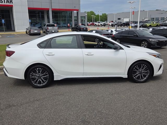 Used 2024 White Kia GT-Line image 13