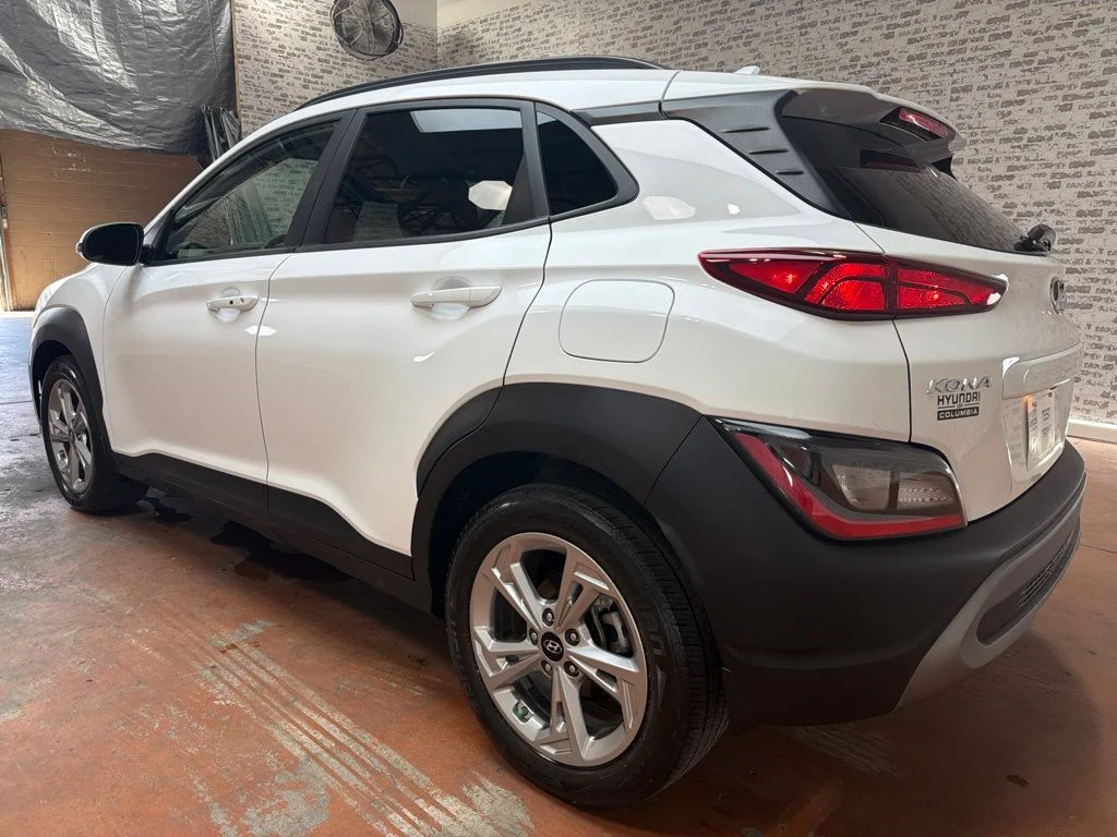 Used 2022 Lunar White Hyundai SEL image 5