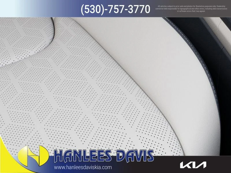 Used 2025 White Kia SX image 24
