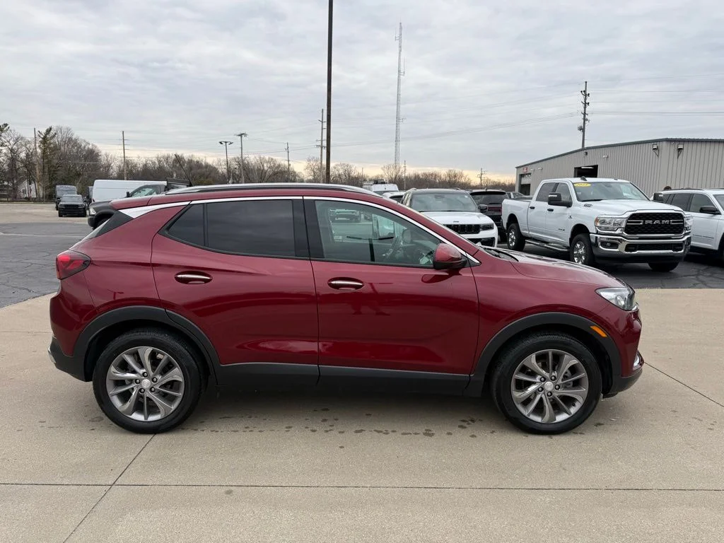 Used 2023 Red Buick Essence image 9
