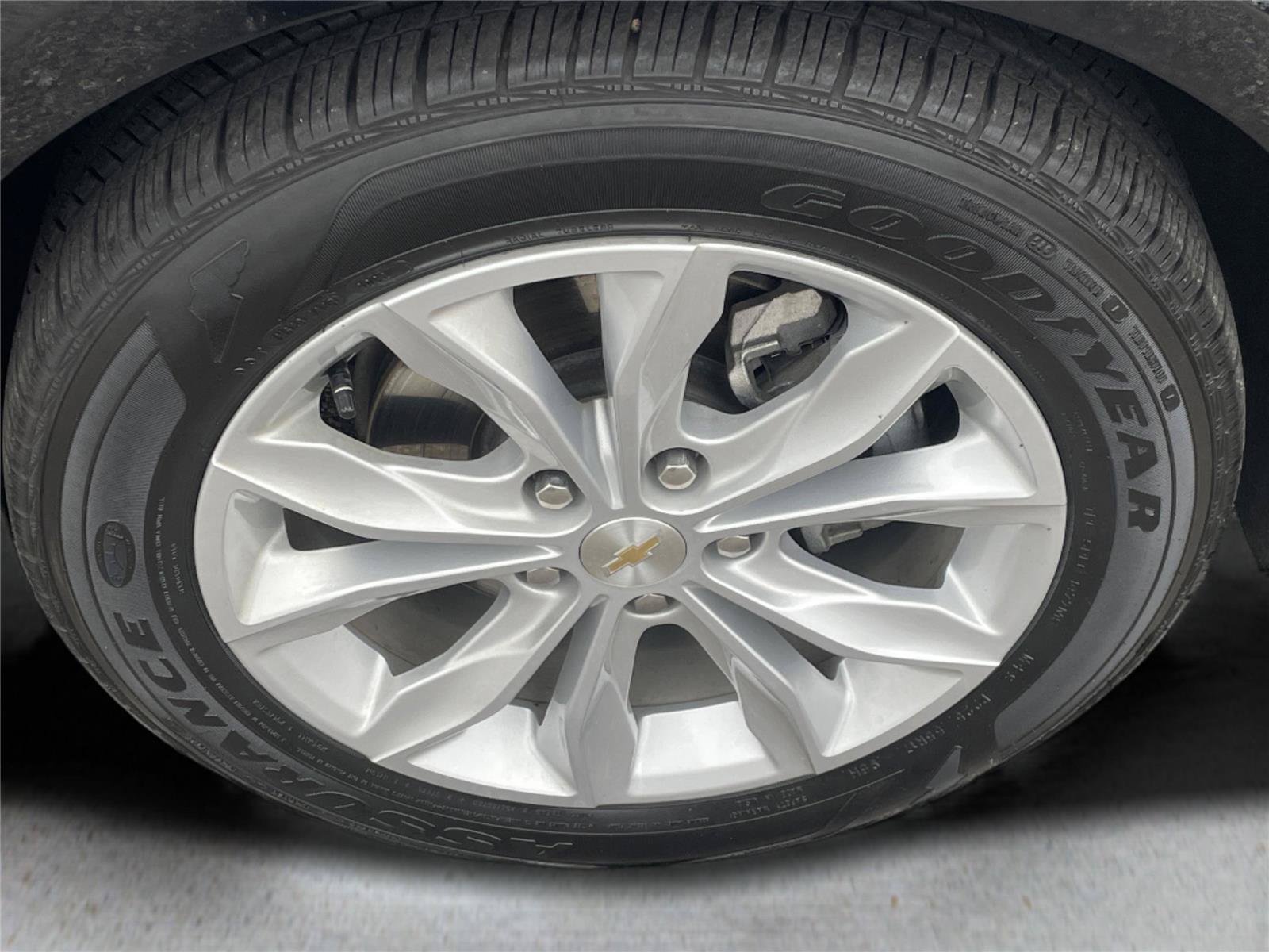 Used 2025 Mosaic Black Metallic Chevrolet LT image 4