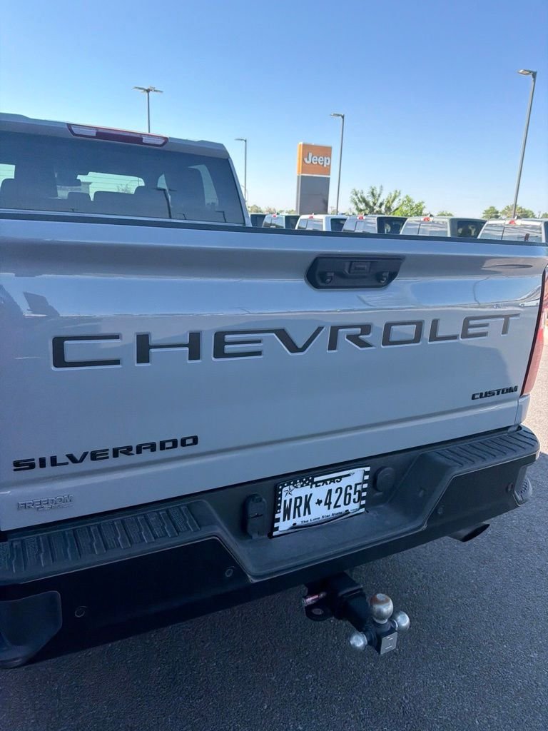 Used 2025 Gray Chevrolet Custom image 12