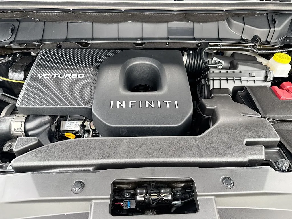 Used 2027 Black INFINITI LUXE image 34