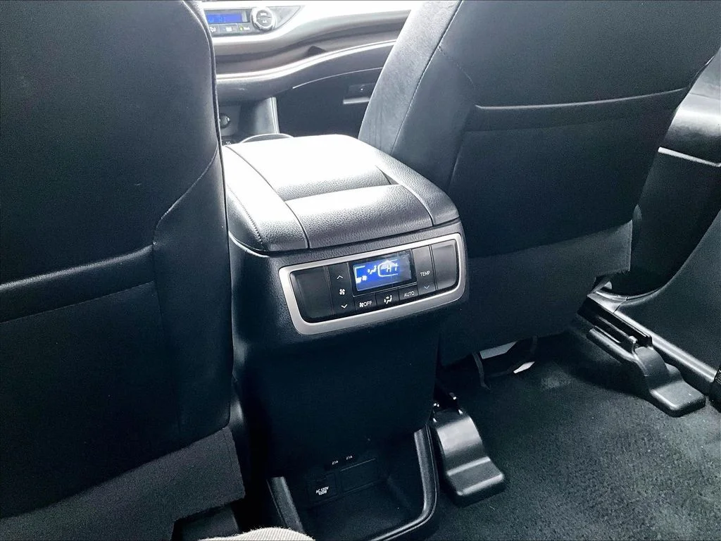 Used 2019 Gray Toyota XLE image 12