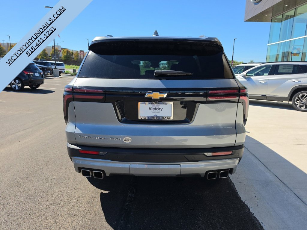 Used 2025 Gray Chevrolet LT image 4