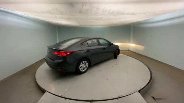 Used 2020 Gray Hyundai SE image 6