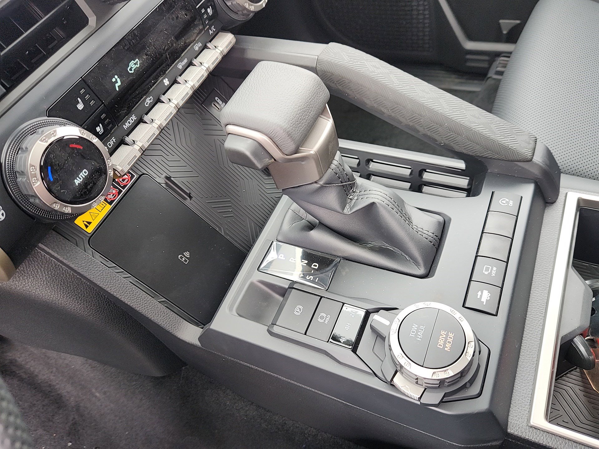 2026 Toyota Tacoma Limited - Photo 17