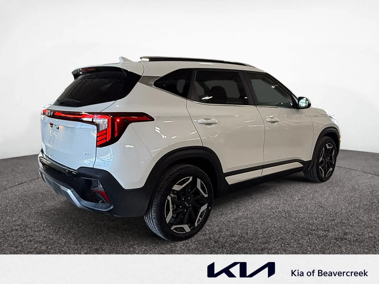 New 2026 Snow White Pearl Kia SX image 5