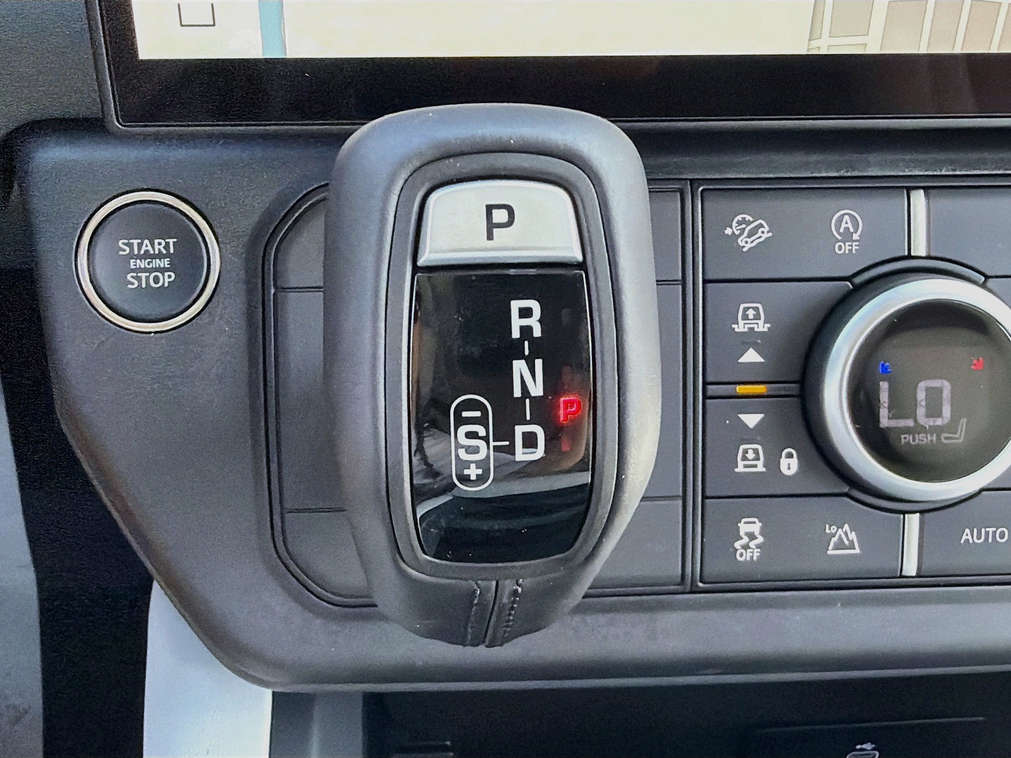 New 2026 Santorini Black LAND ROVER X-Dynamic SE image 27
