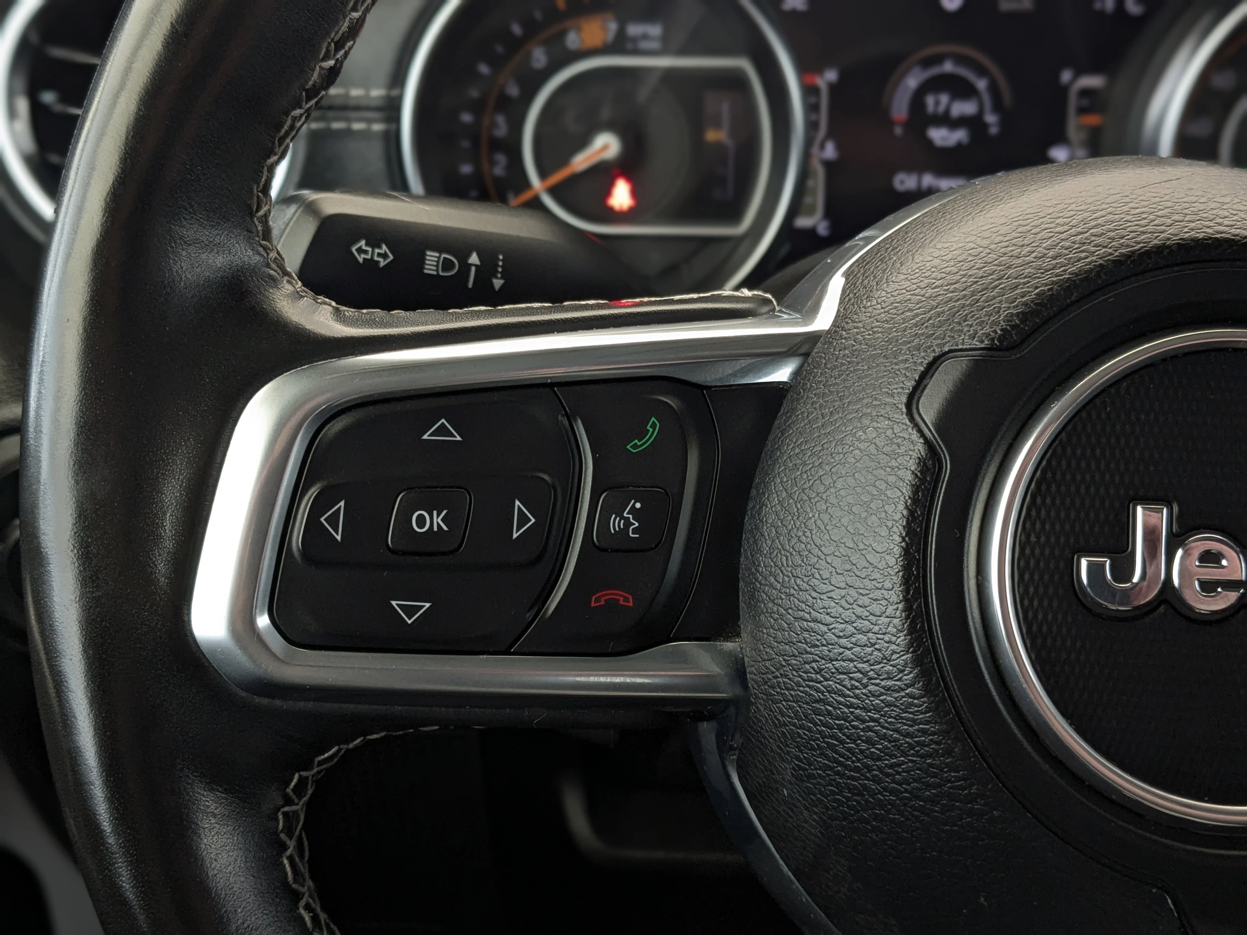 Used 2022 White Jeep Unlimited Sahara - Cold Weather Grp - Leather - Alpine Audio - Remote Start & More image 14
