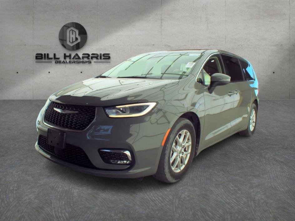 2023 Chrysler Pacifica Touring L's photo