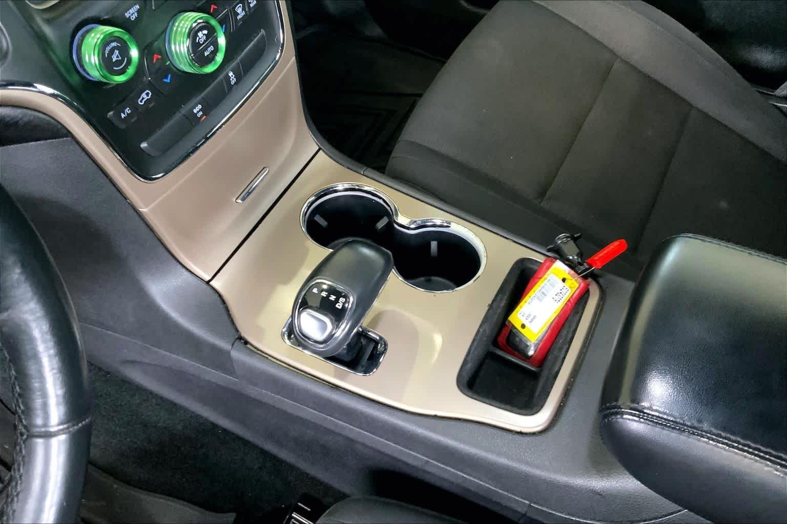 Used 2014 Billet Silver Metallic Clearcoat Jeep Laredo image 15
