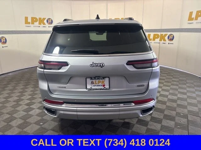 Used 2023 Silver Jeep Overland image 8