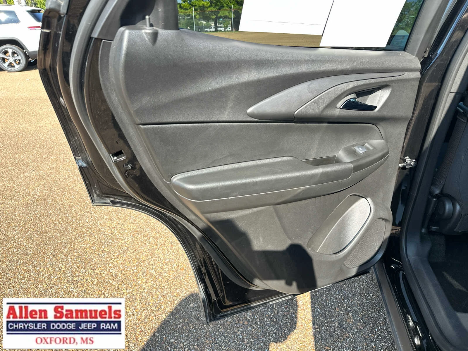 Used 2025 Mosaic Black Metallic Chevrolet LT image 36