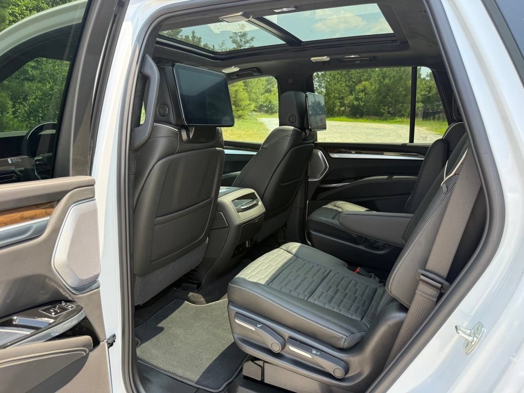 New 2026 Vibrant White Tricoat Cadillac Platinum Luxury image 22
