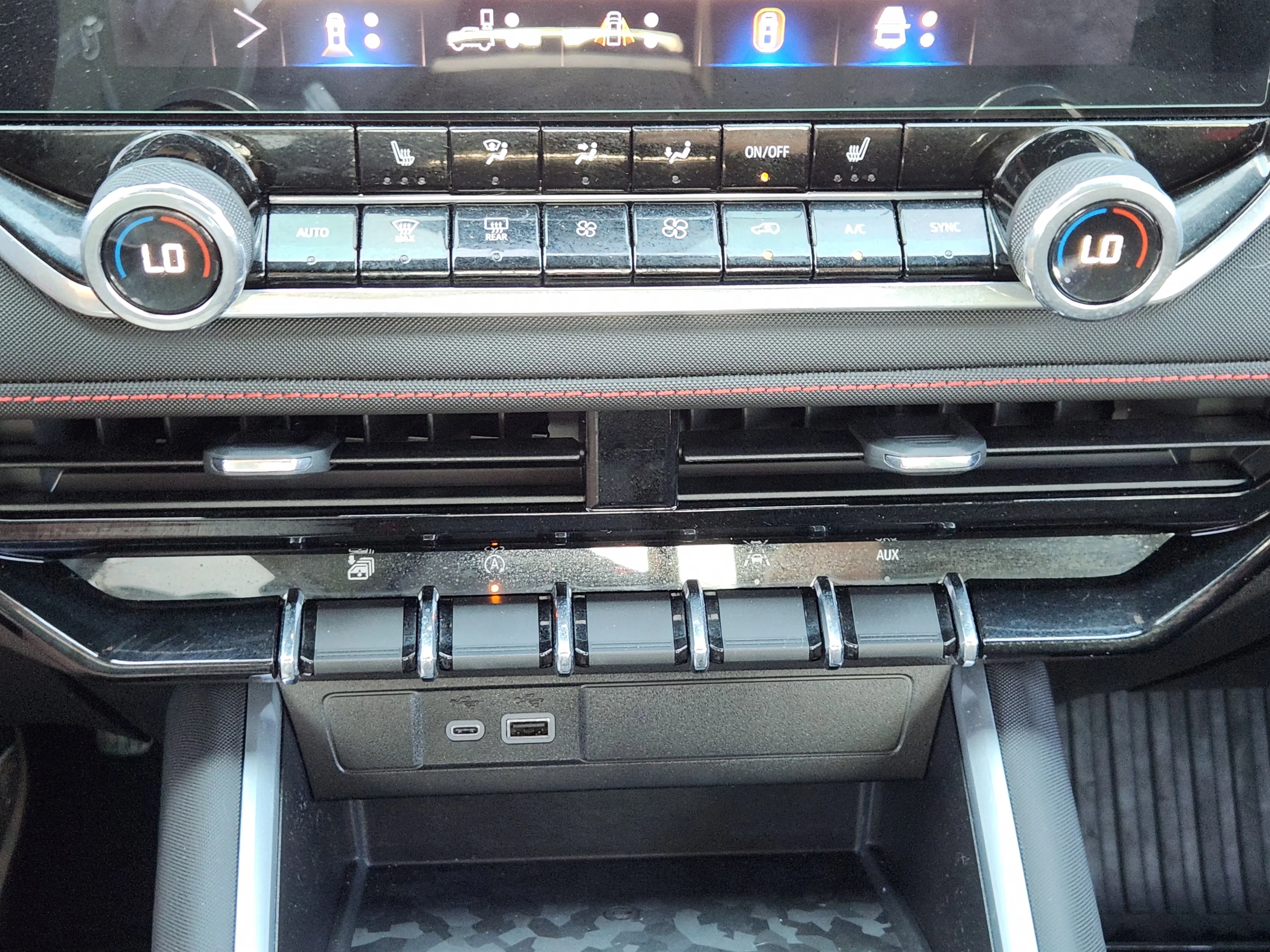 Used 2024 Black Chevrolet Z71 image 19