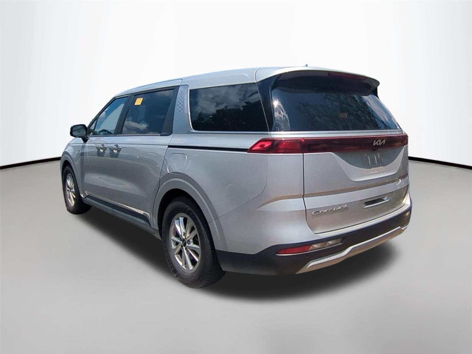 Used 2022 Silky Silver Kia LXS image 5