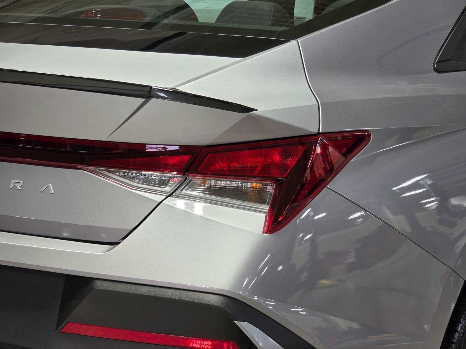 Certified Used 2025 Fluid Metal Hyundai SEL Sport image 12