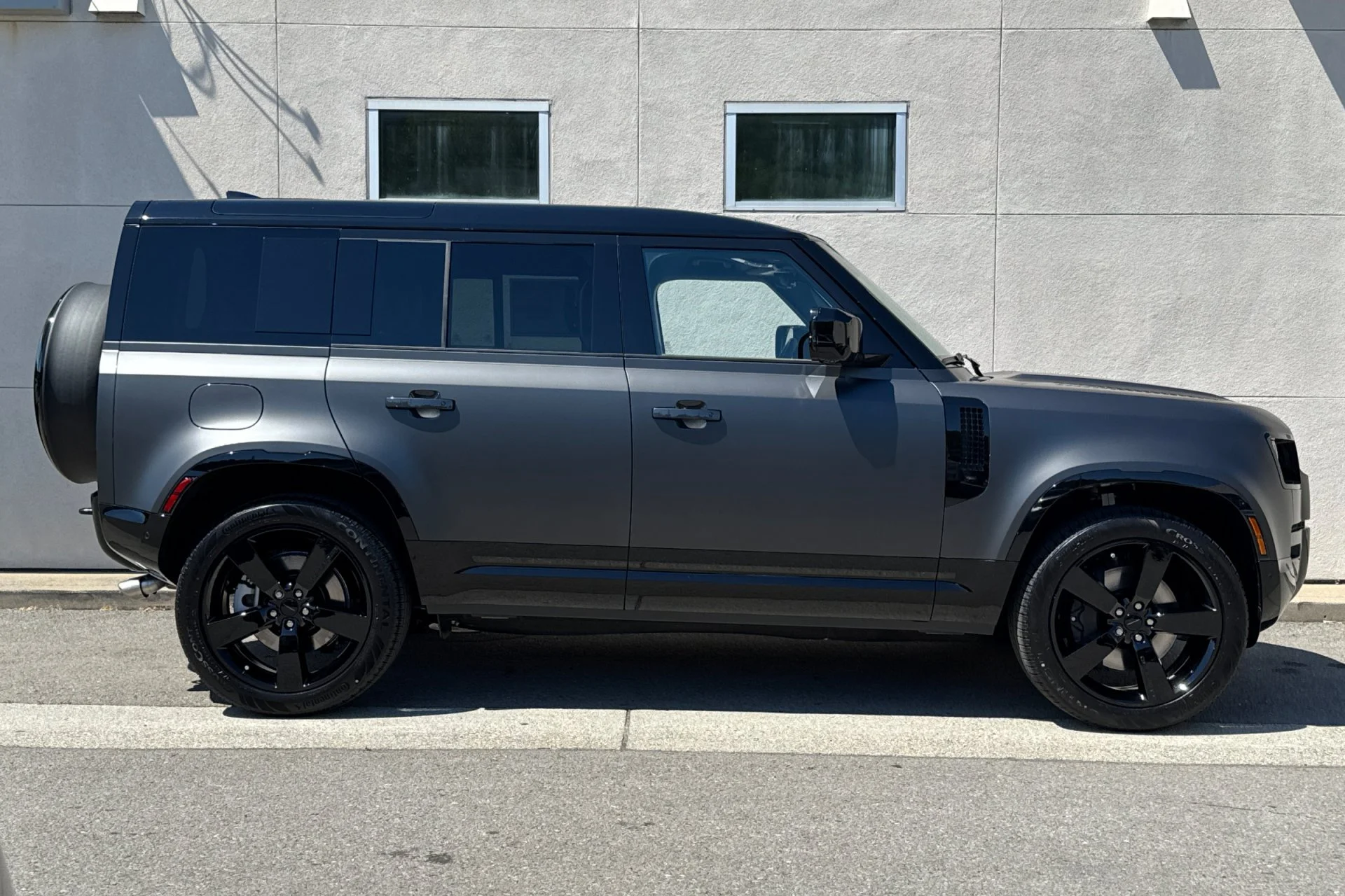 New 2026 Carpathian Grey Land Rover X-Dynamic SE image 8