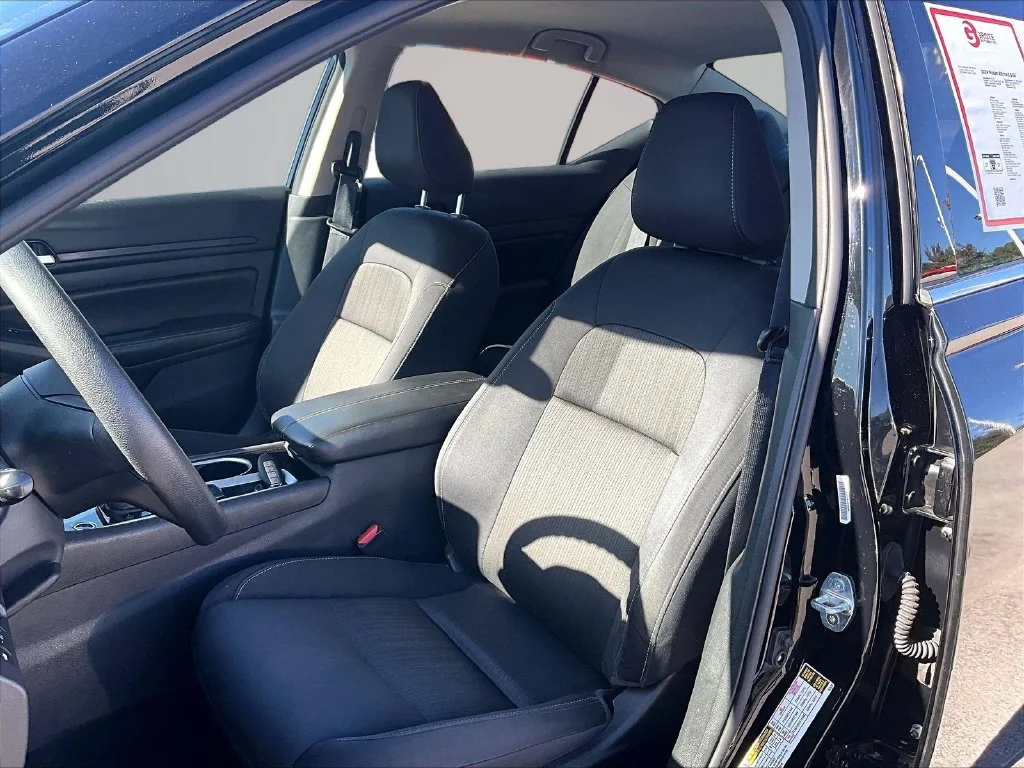 Used 2024 Black Nissan 2.5 SV image 26