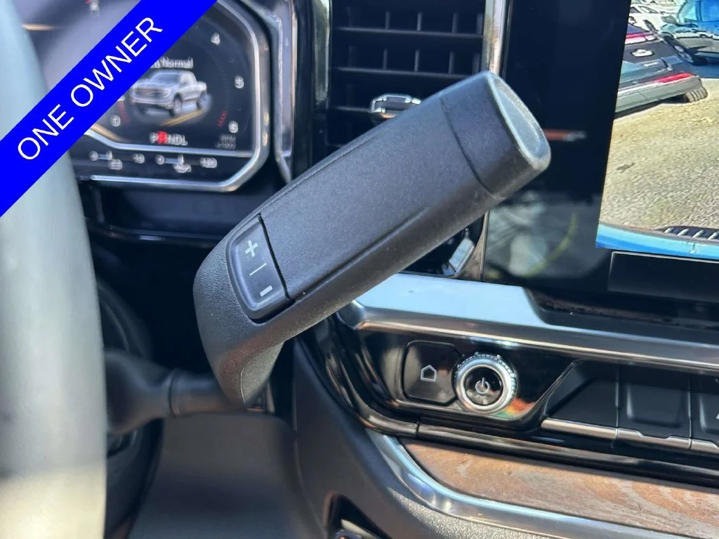Used 2025 Onyx Black GMC SLT image 23