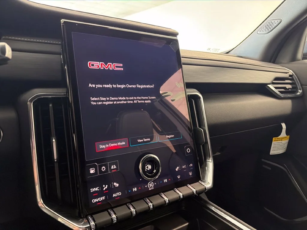 New 2027 Summit White GMC Elevation image 17
