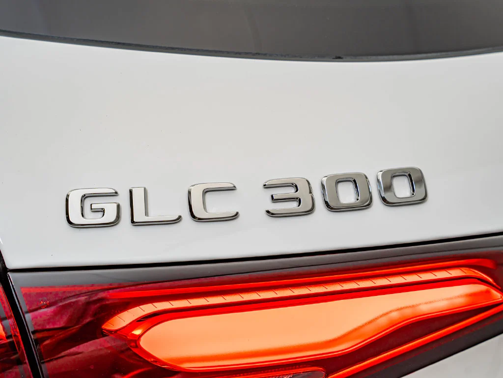 New 2026 Polar White Mercedes-Benz GLC 300 image 14