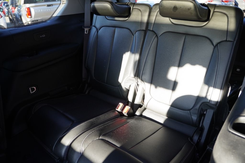 Used 2023 Baltic Gray Metallic Clearcoat Jeep Limited image 18