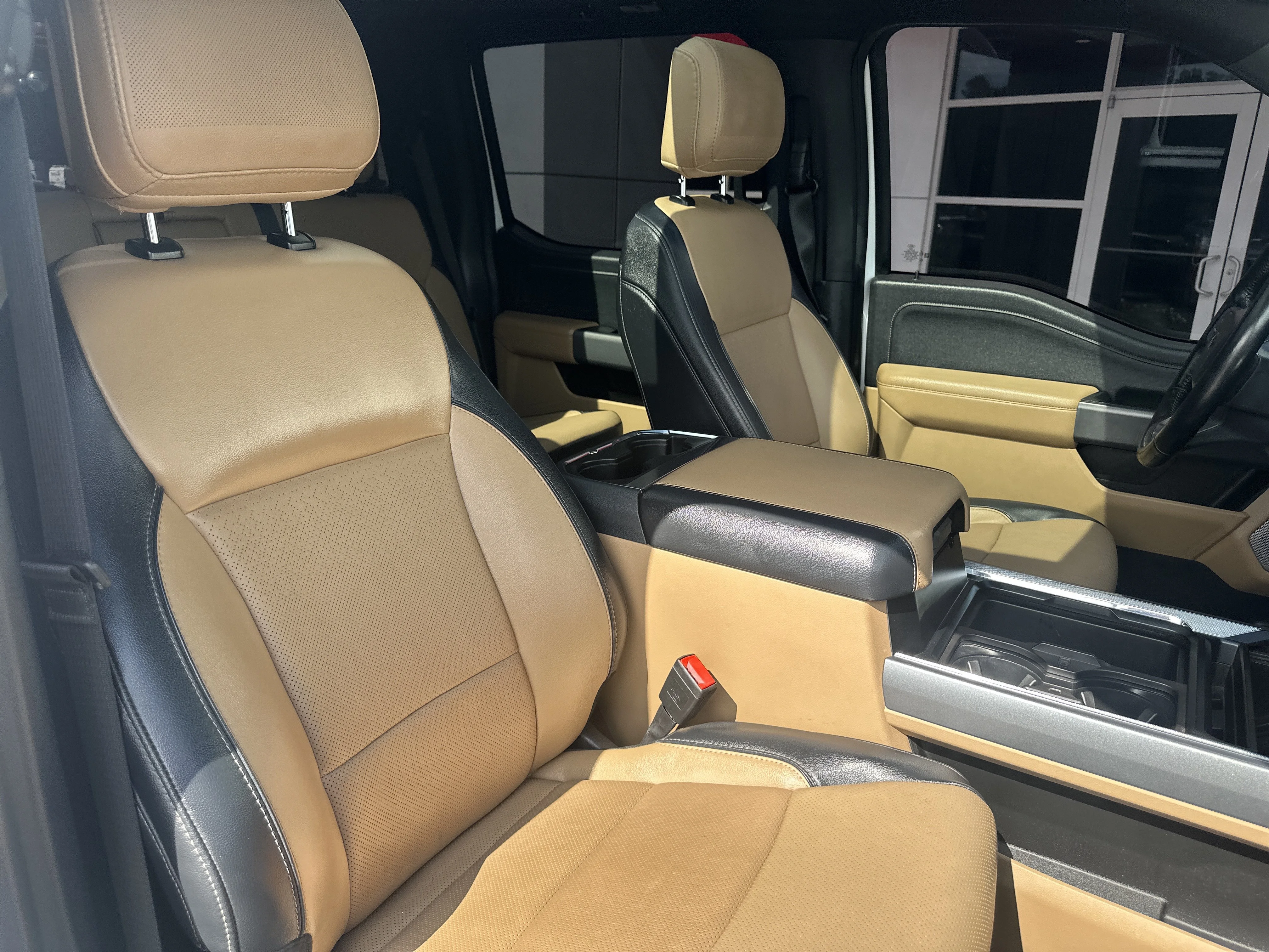 Used 2023  Ford  image 44