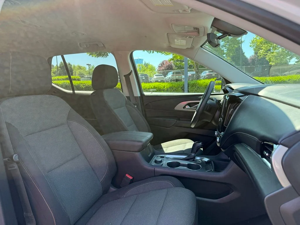 Used 2020 Summit White Chevrolet LS image 22