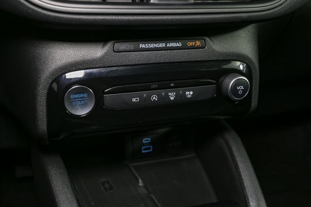 Used 2023 Black Ford Active image 29