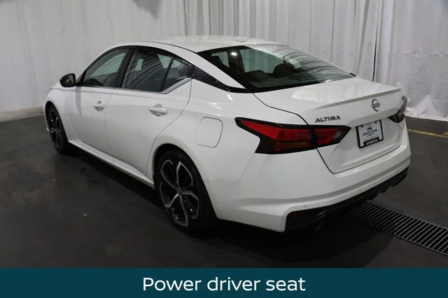 Certified Used 2024 White Nissan 2.5 SR image 5