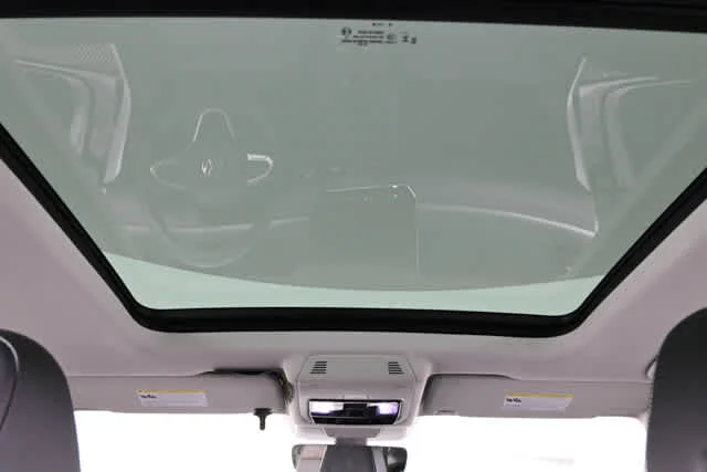 New 2026 Pure White Volkswagen SE image 4