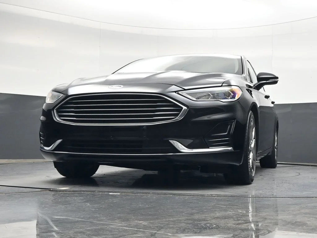 Used 2019 Black Ford SEL image 48