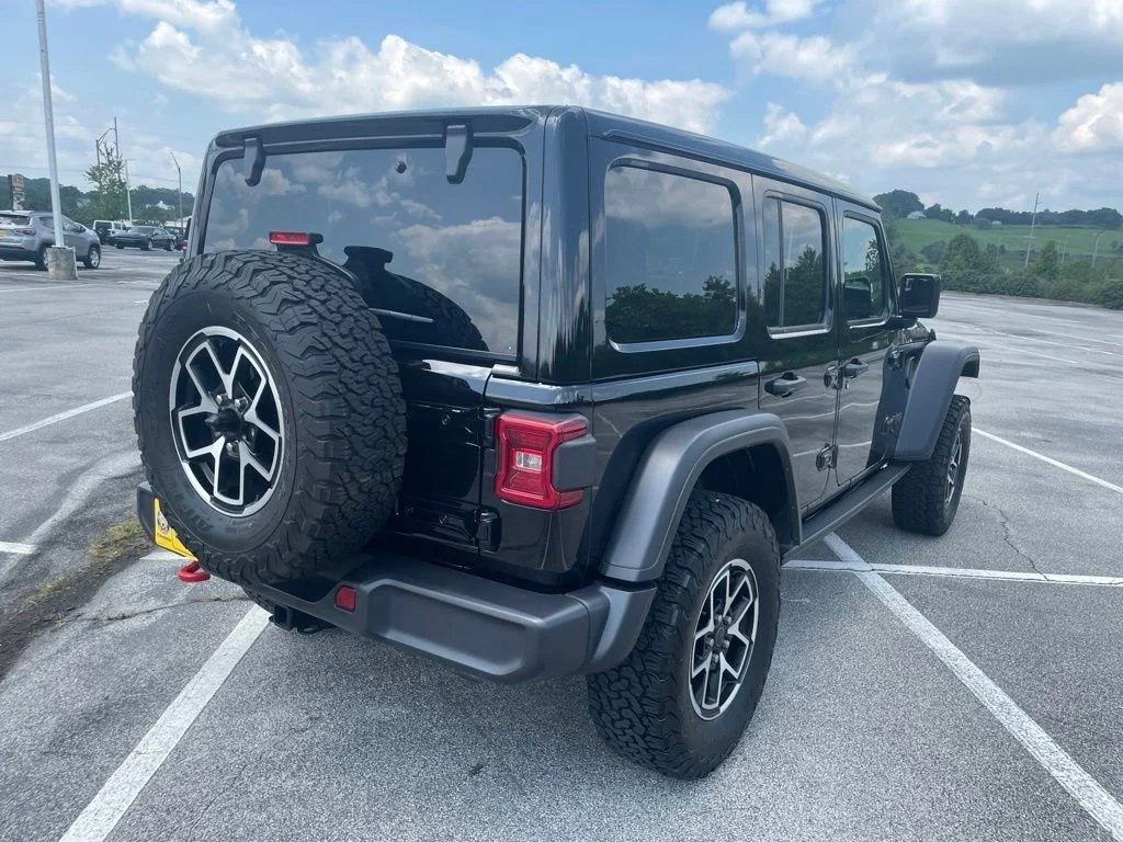 Used 2025 Black Jeep Rubicon image 5