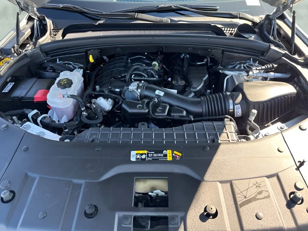 Used 2024 Silver Jeep Laredo image 26