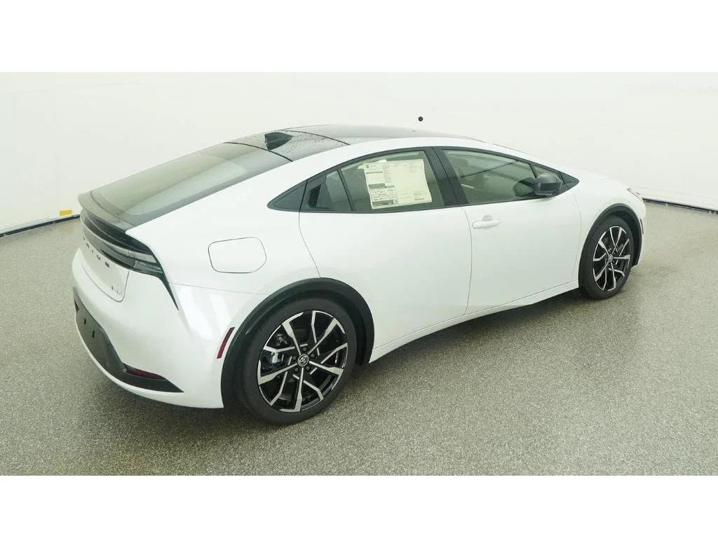 New 2026 Wind Chill Pearl Toyota XSE image 9