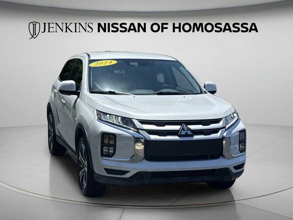 Used 2024 Black Mitsubishi 2.0 ES image 2