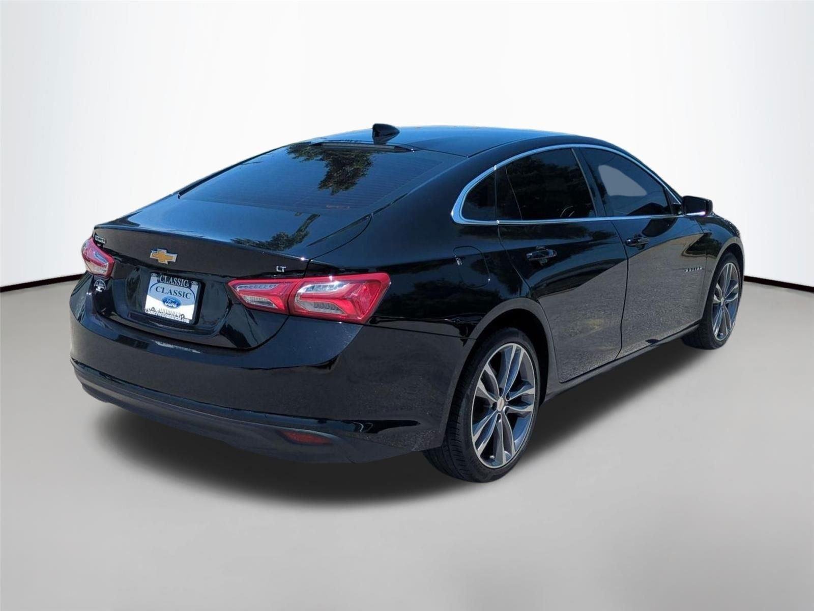 Used 2022 Mosaic Black Metallic Chevrolet LT image 5