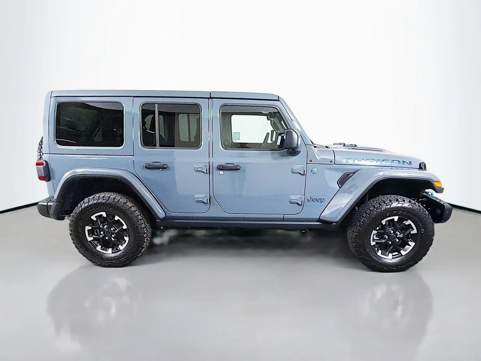Used 2025 Anvil Clear Coat Jeep Rubicon 4xe image 6